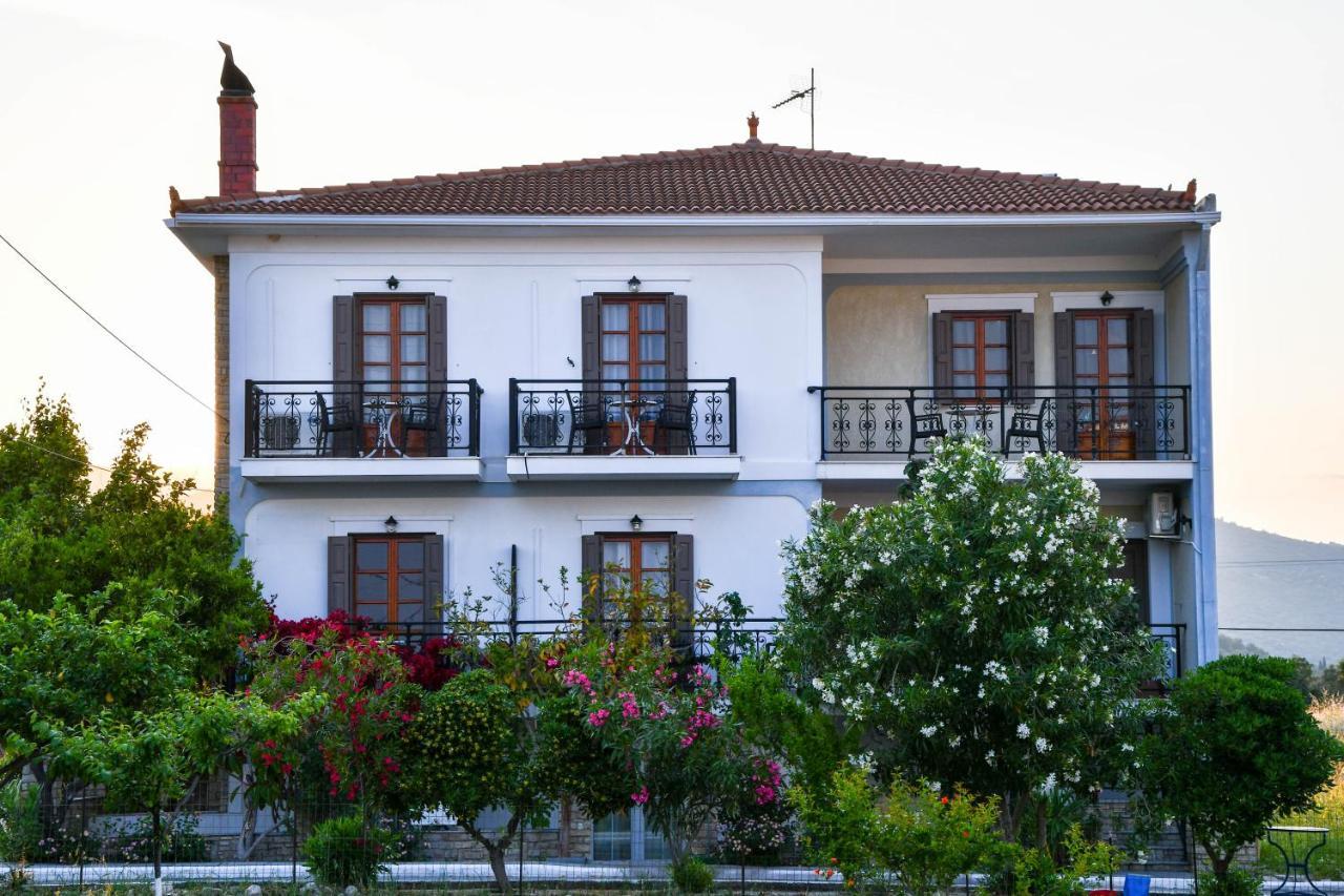 Chrys Marie Studios Ireo Exterior foto